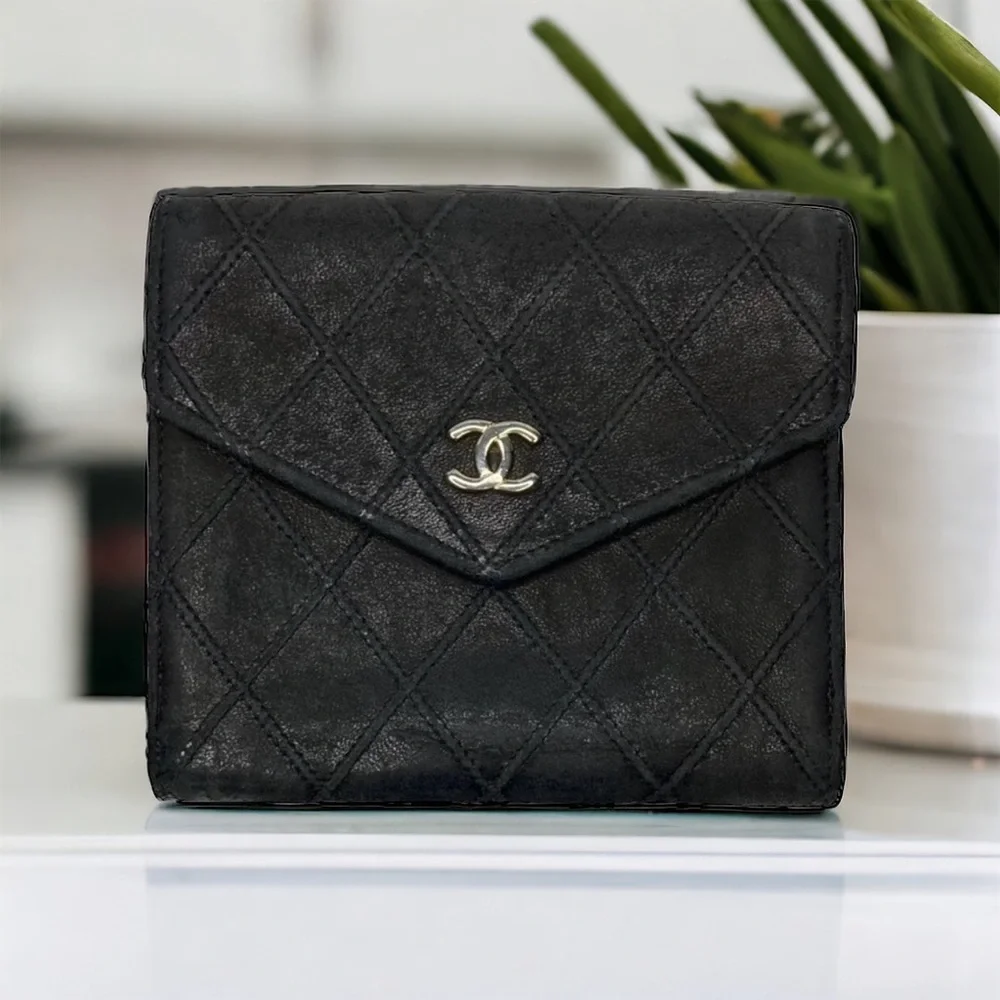 Authentic CHANEL Black Quilted Timeless Vintage Compact Leather Wallet & Coin